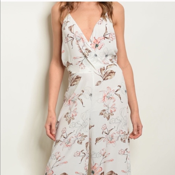 CLEARANCE ‼️FLORAL IVORY- Jumpsuit - Picture 2 of 3